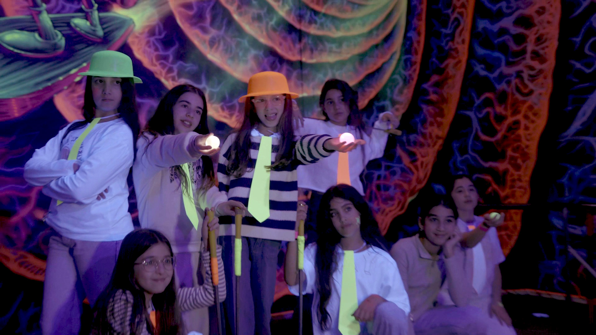 יום הולדת זוהר בחושך בניאון גולף